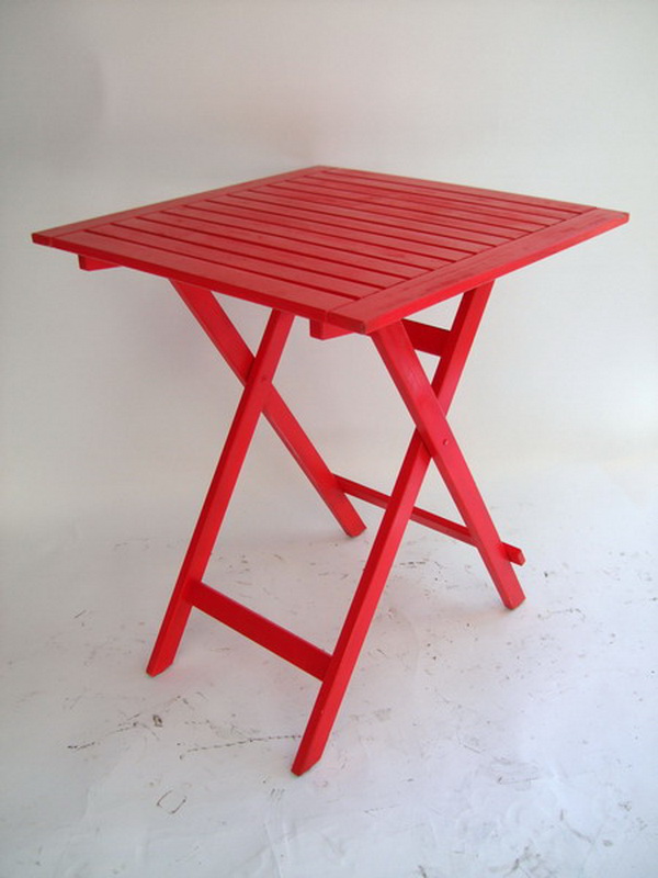 conjunto mesa 4sillas plegables madera roja silla 47-87x36x42 (10eu.) mesa 73x60x60 (15eu.)